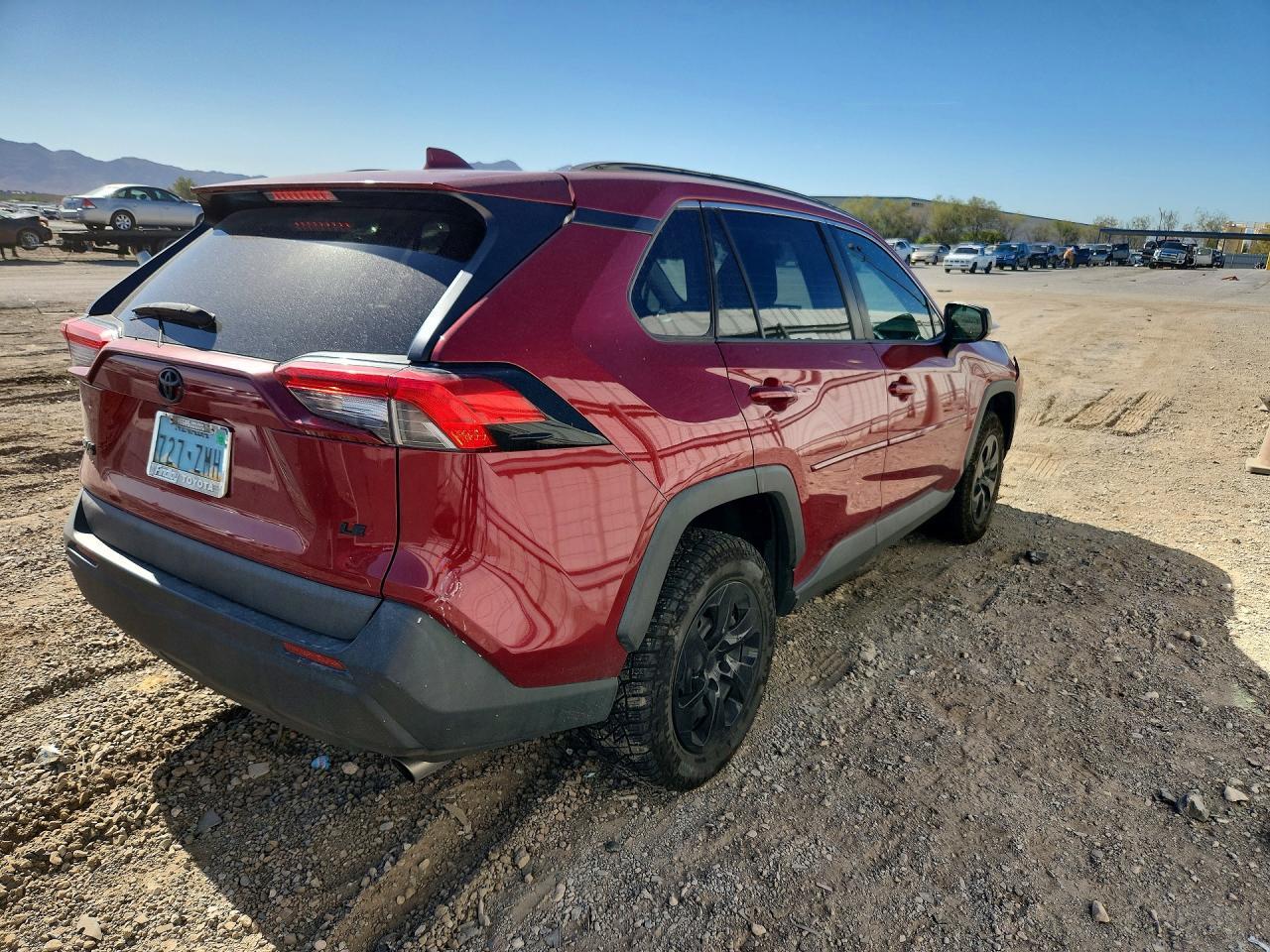 2020 Toyota Rav4 Le - zdjęcie 3