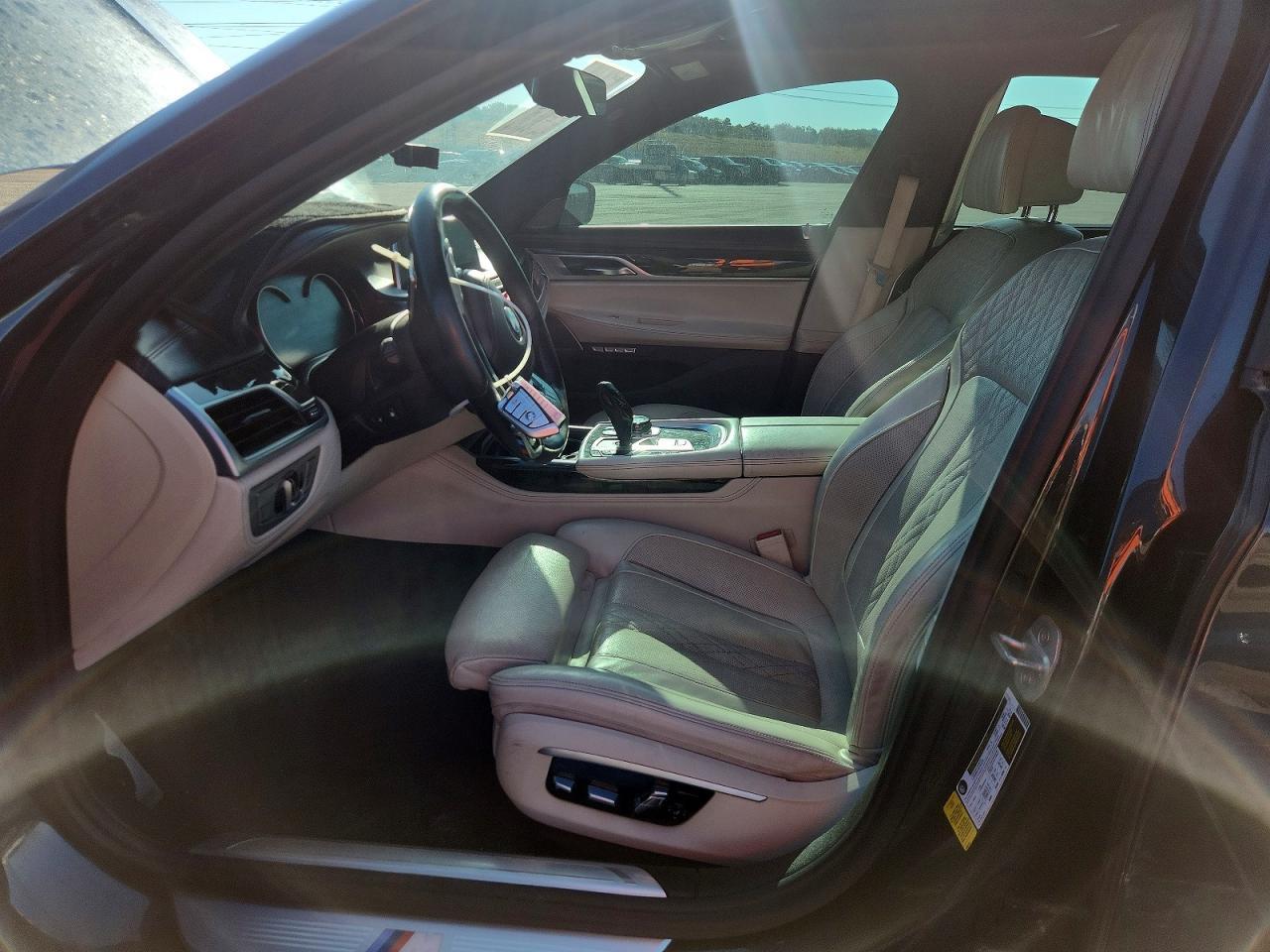 2017 BMW 750 I - zdjęcie 7