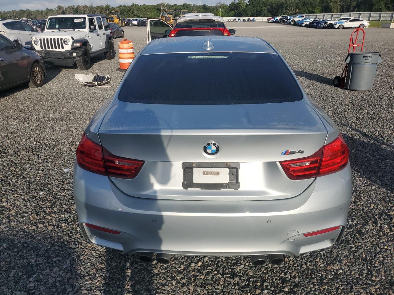 2015 BMW M4 - zdjęcie 6