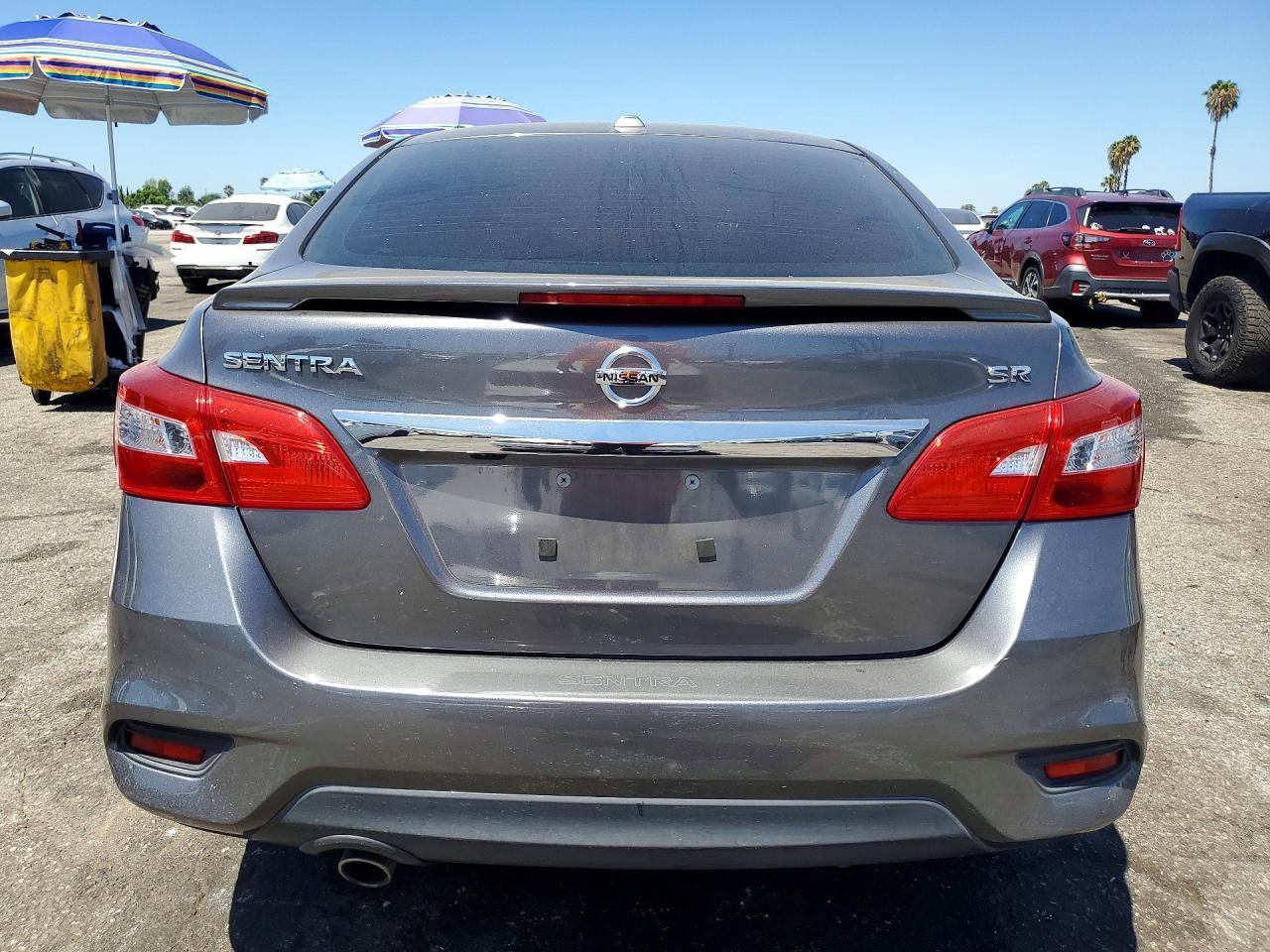 2019 Nissan Sentra Sr - zdjęcie 6