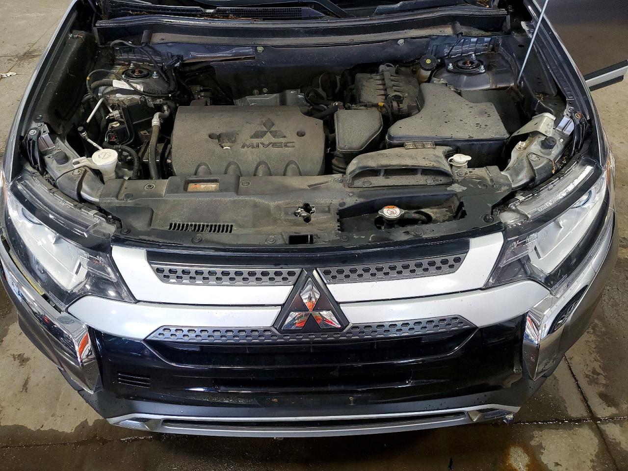 2020 Mitsubishi Outlander Se - zdjęcie 11