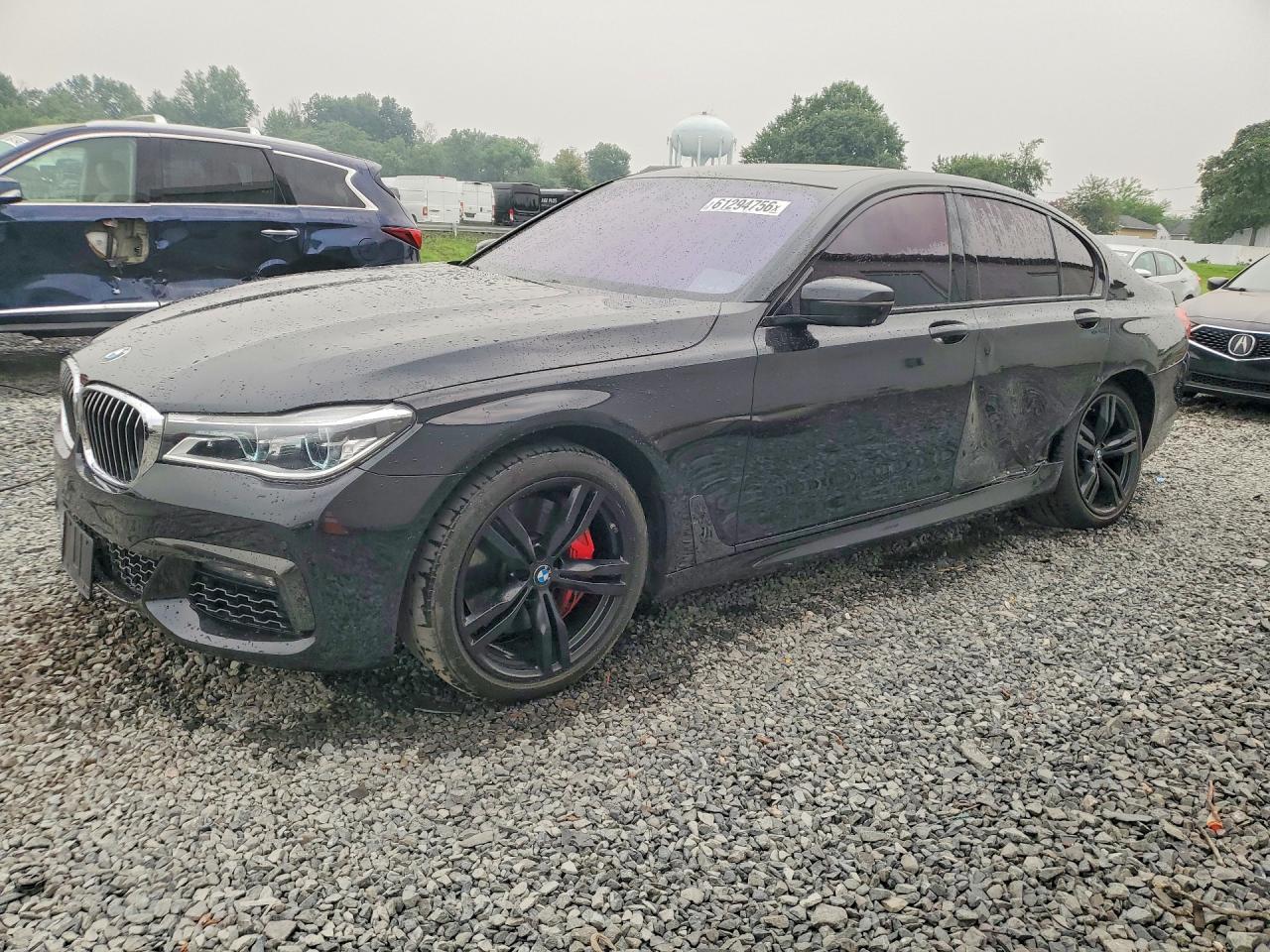 2016 BMW 750 Xi - zdjęcie główne