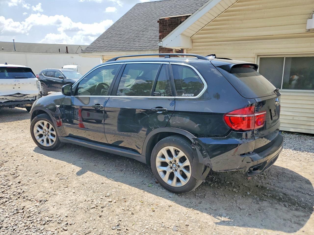 2013 BMW X5 xDrive35I - zdjęcie 2