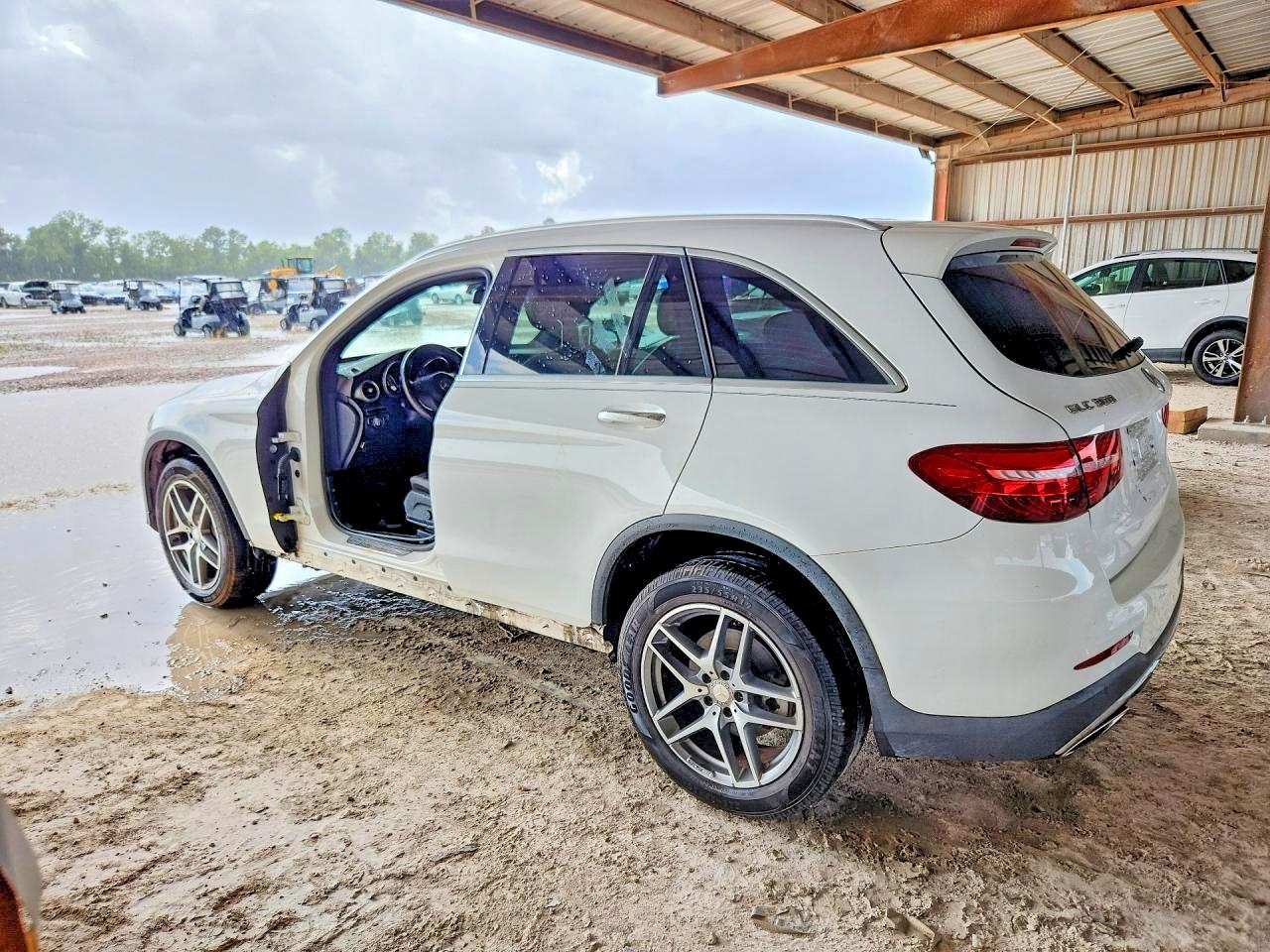 2017 Mercedes-Benz Glc 300 - zdjęcie 2