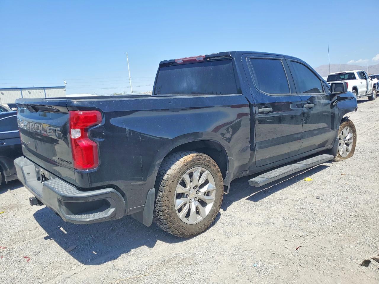 2021 Chevrolet Silverado C1500 Custom - zdjęcie 3