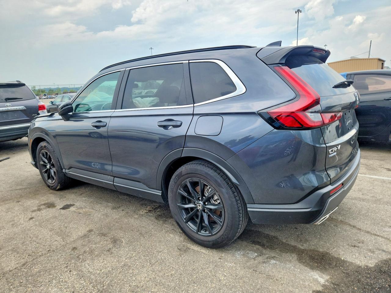 2025 Honda Cr-V Sport - zdjęcie 2