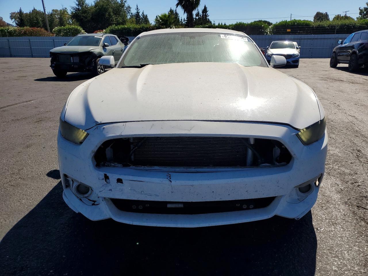 2015 Ford Mustang - zdjęcie 5