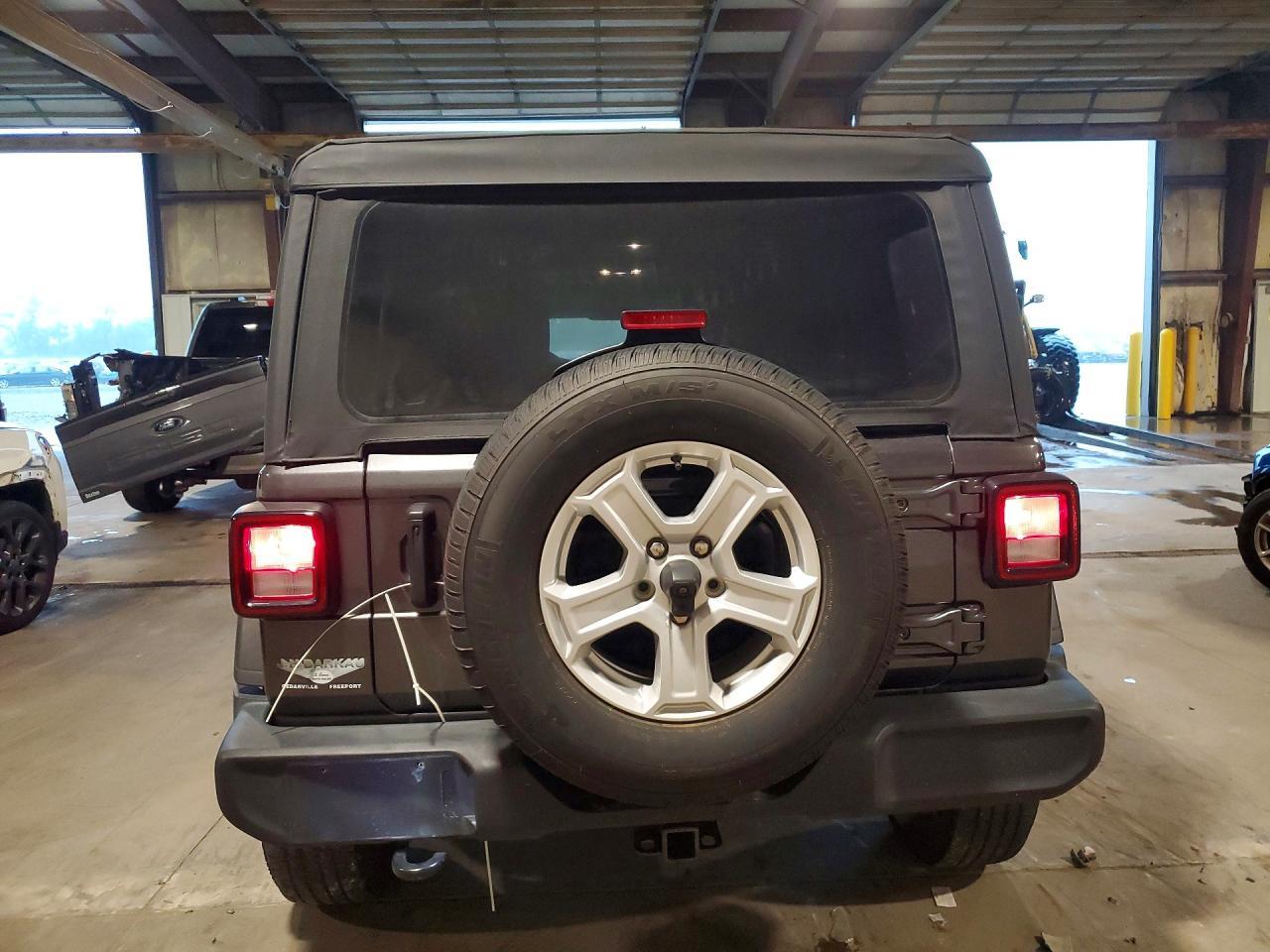 2022 Jeep Wrangler Unlimited Sport - zdjęcie 6