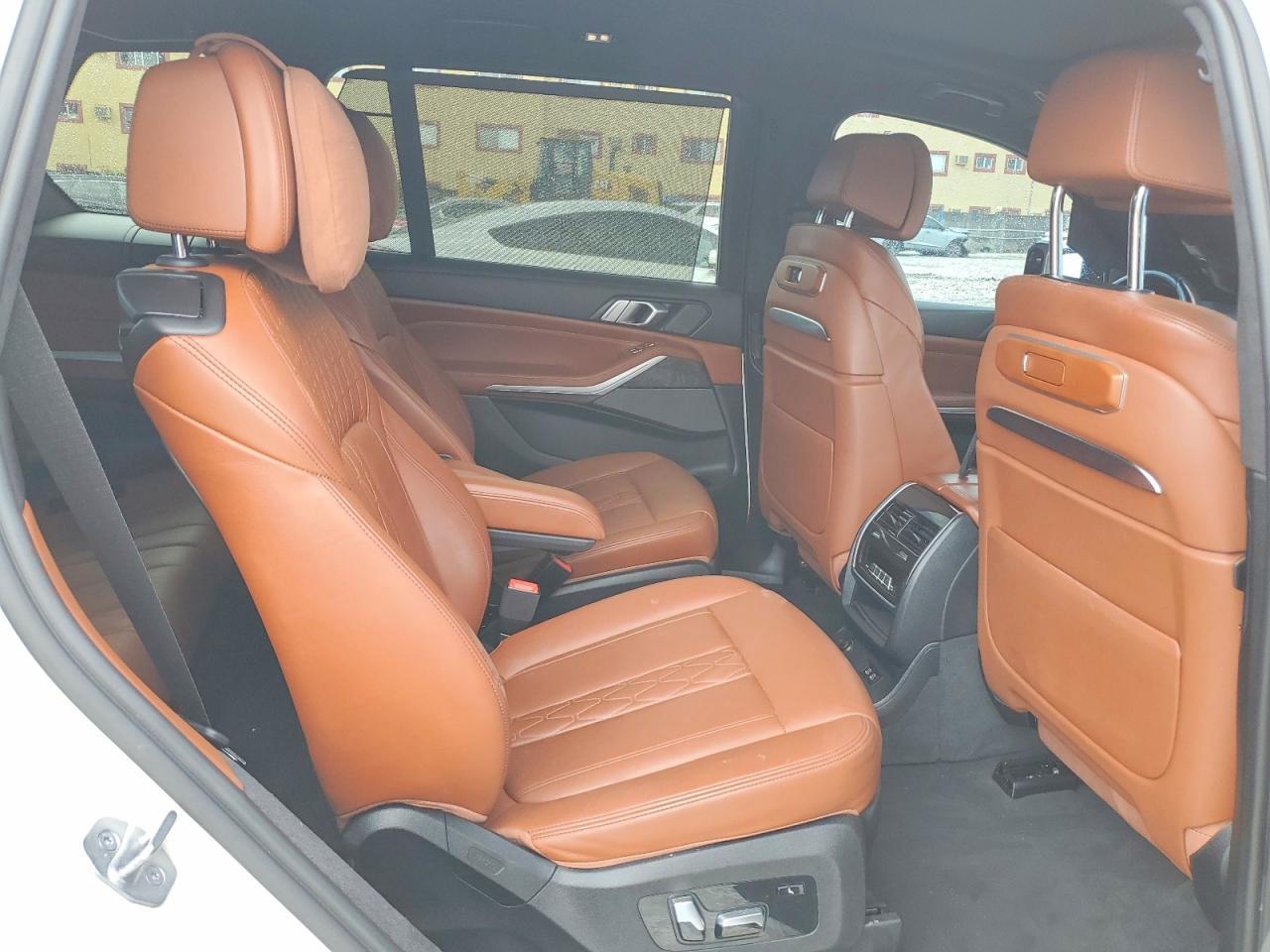 2023 BMW X7 xDrive40I - zdjęcie 11