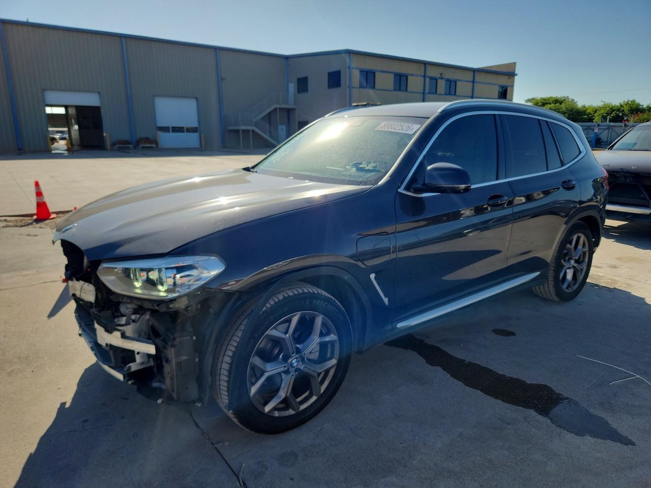 2021 BMW X3 xDrive30E - zdjęcie główne
