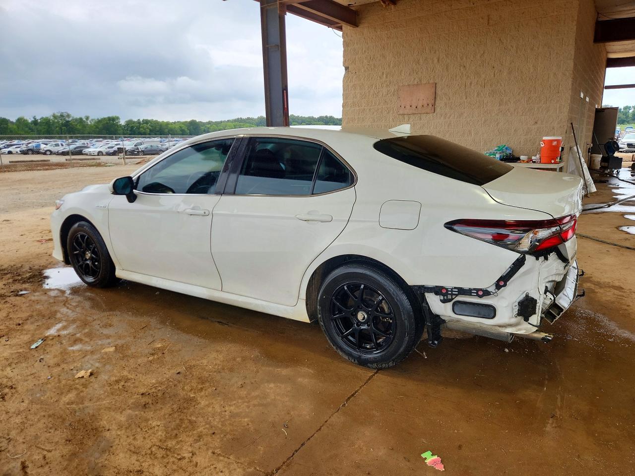 2021 Toyota Camry Le - zdjęcie 2