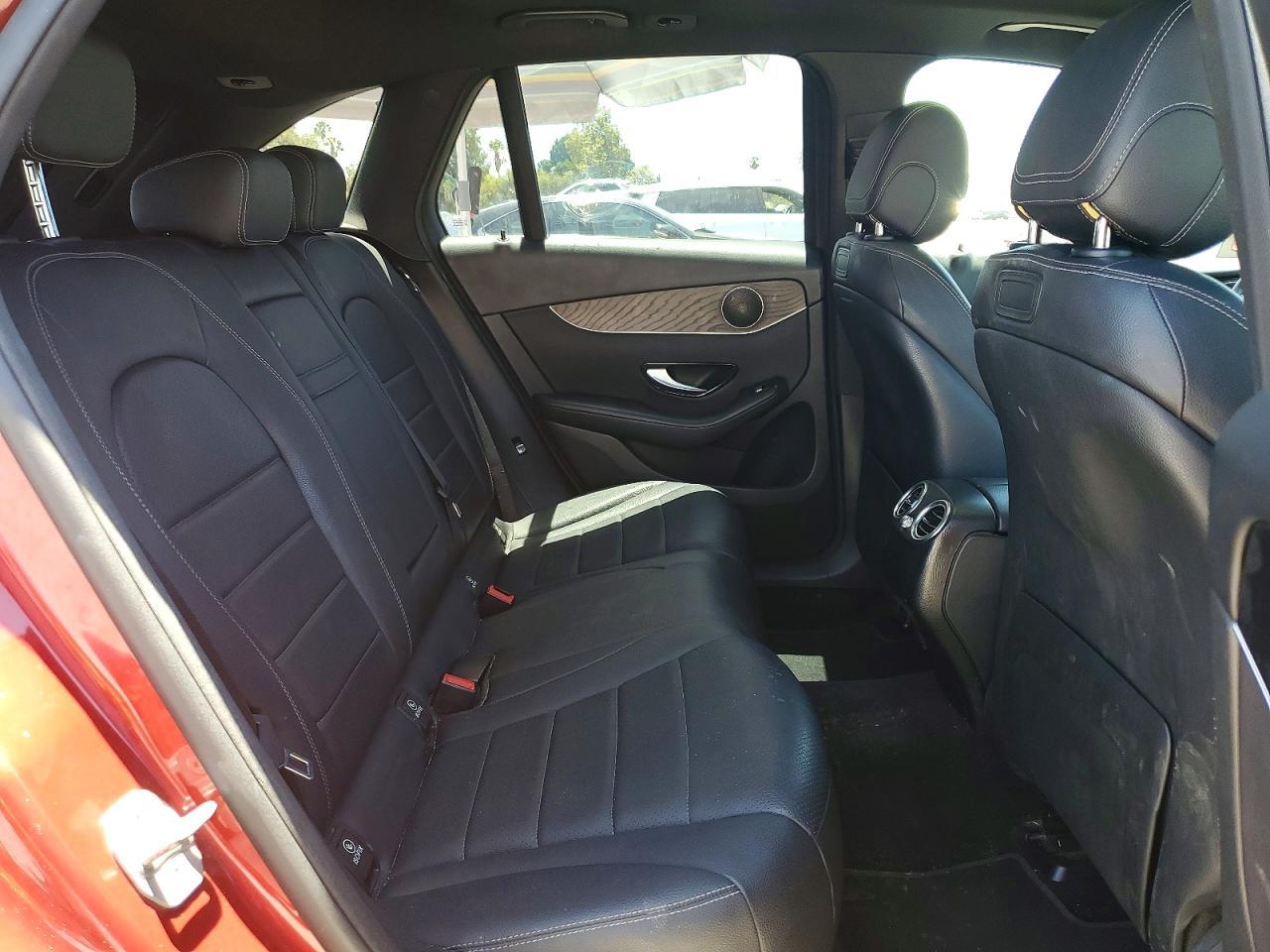 2018 Mercedes-Benz Glc 300 - zdjęcie 11