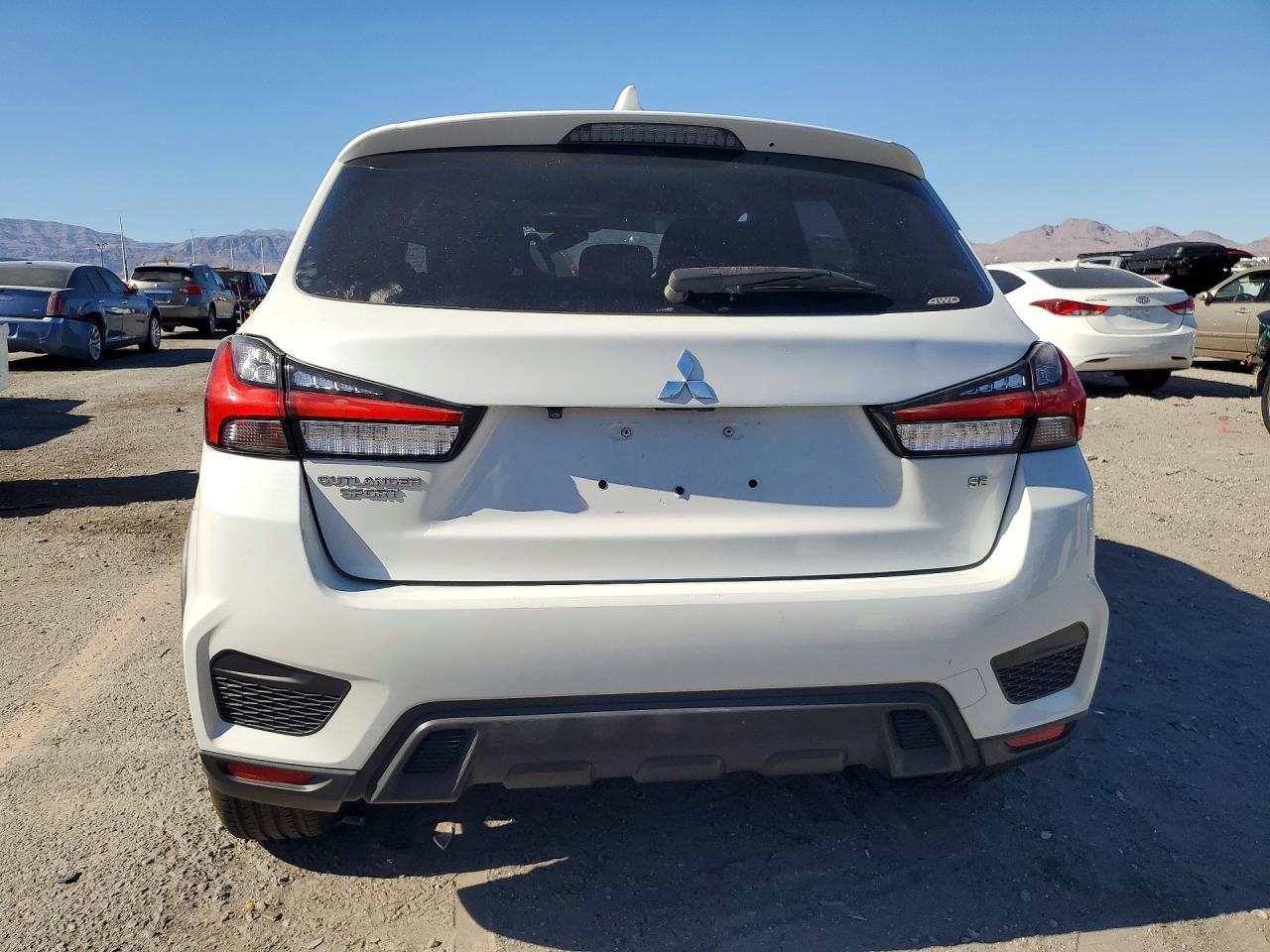 2021 Mitsubishi Outlander Sport Es - zdjęcie 6