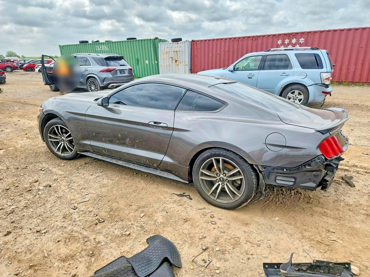 2015 Ford Mustang - zdjęcie 2