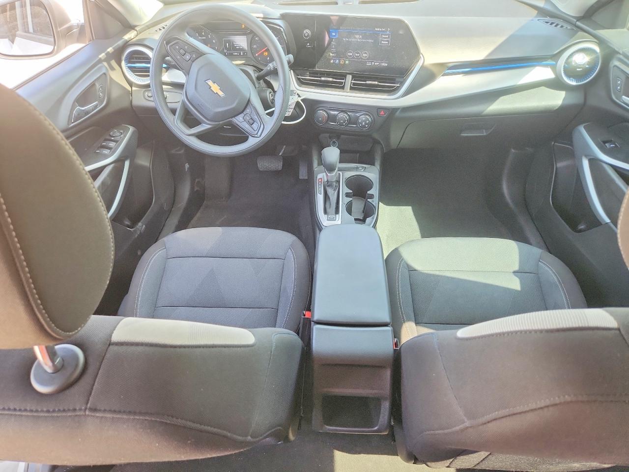 2026 Chevrolet Trax Ls - zdjęcie 8