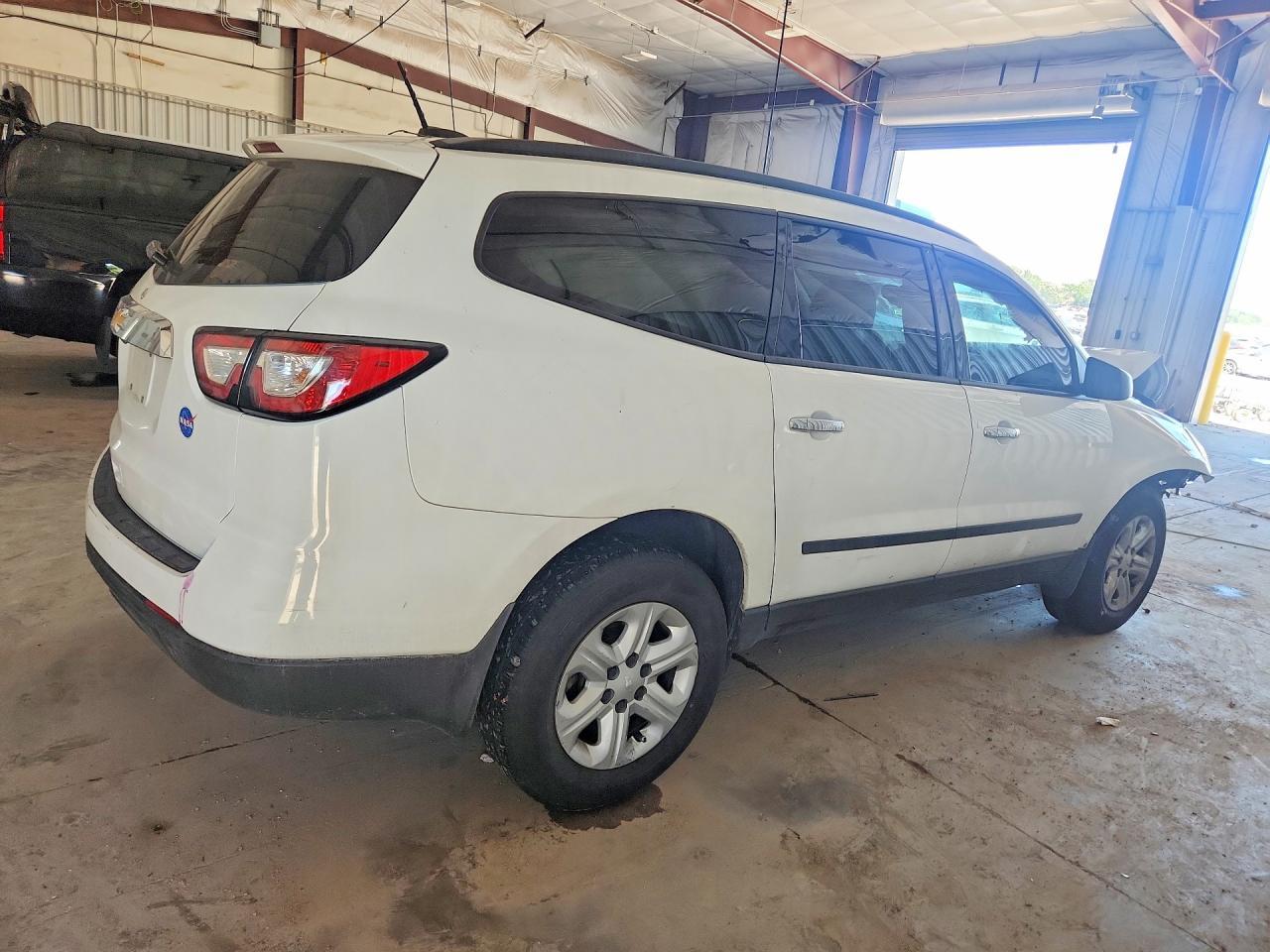 2017 Chevrolet Traverse Ls - zdjęcie 3