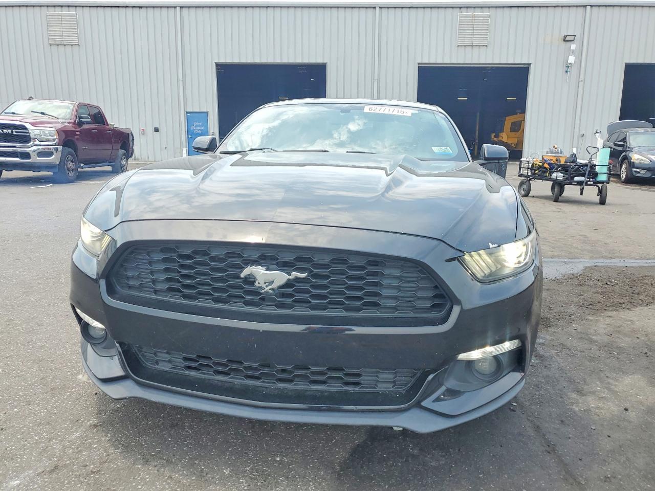 2015 Ford Mustang - zdjęcie 5