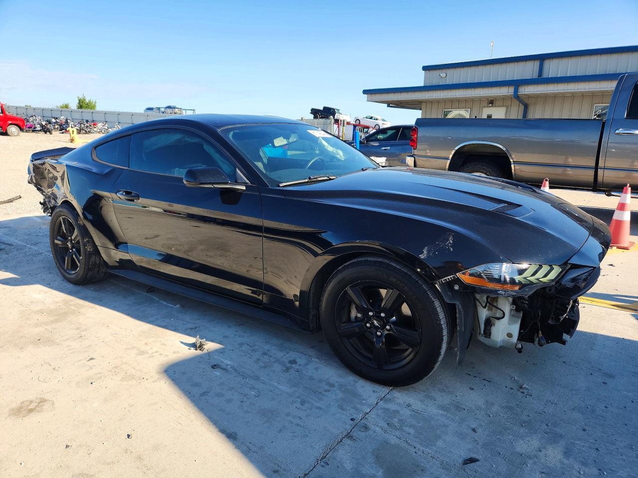 2018 Ford Mustang - zdjęcie 4