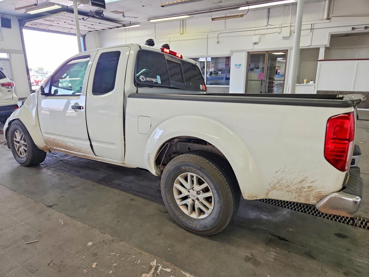 2015 Nissan Frontier Sv V6 - zdjęcie 2