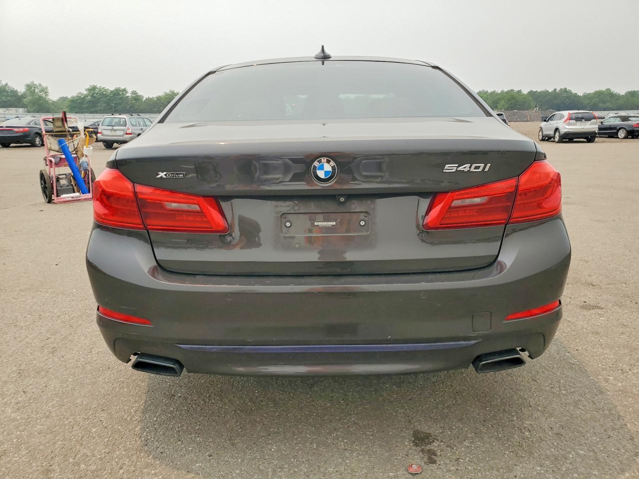 2018 BMW Seria 5 540i - zdjęcie 6