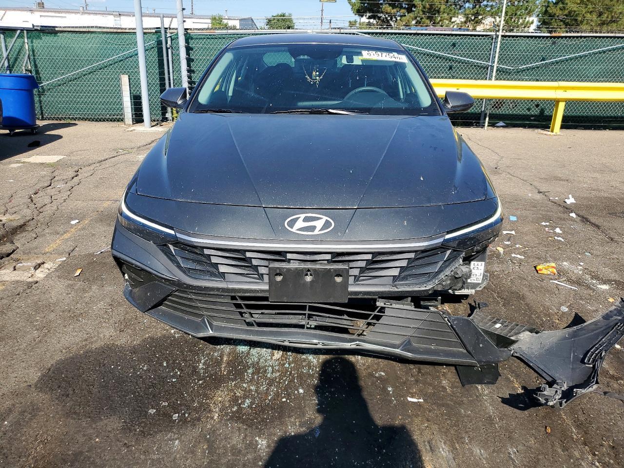 2025 Hyundai Elantra Se - zdjęcie 5