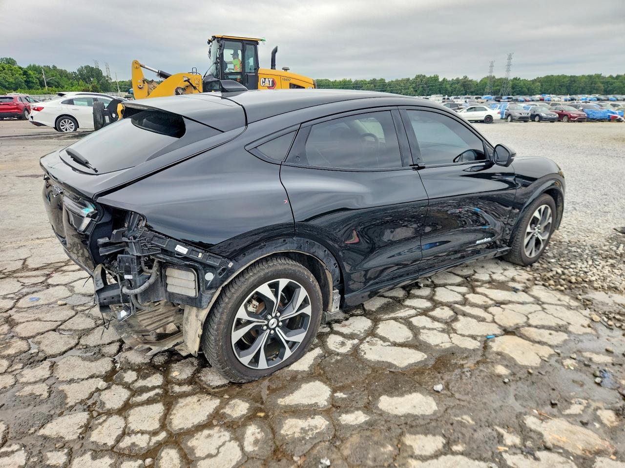 2021 Ford Mustang Mach-E Premium - zdjęcie 3
