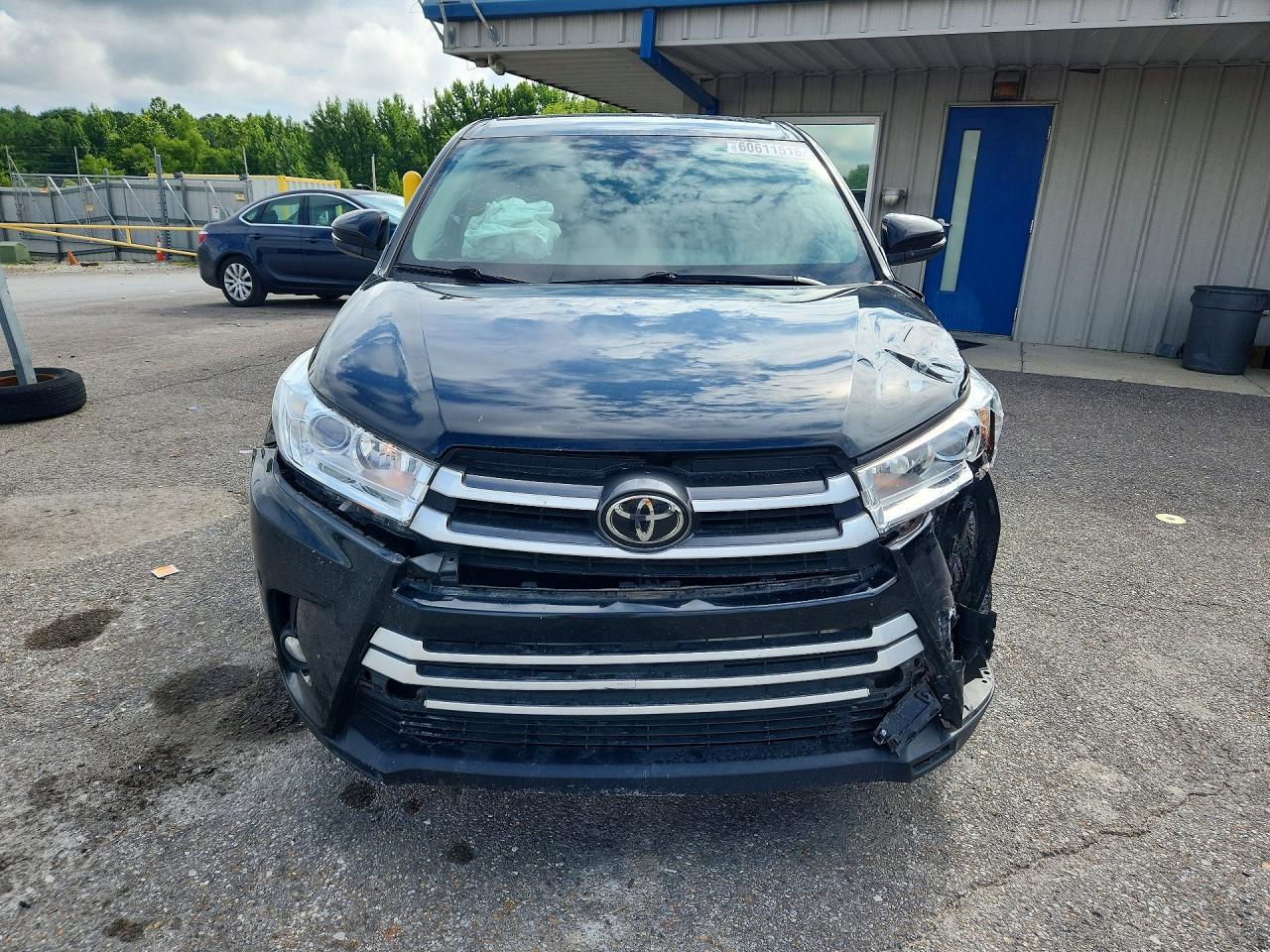 2017 Toyota Highlander Le Plus - zdjęcie 5