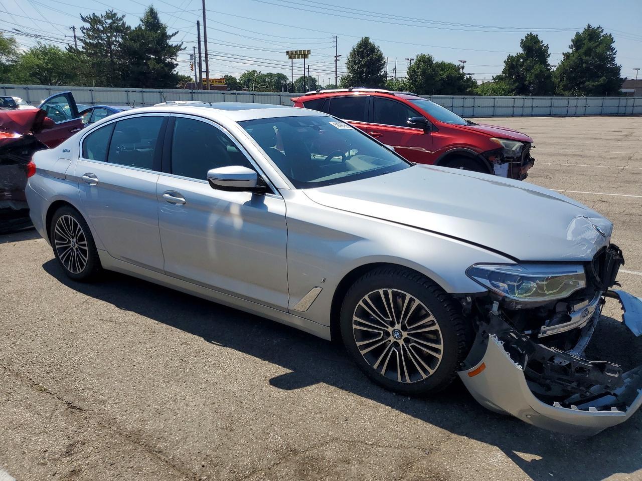 2019 BMW 530Xe - zdjęcie 4
