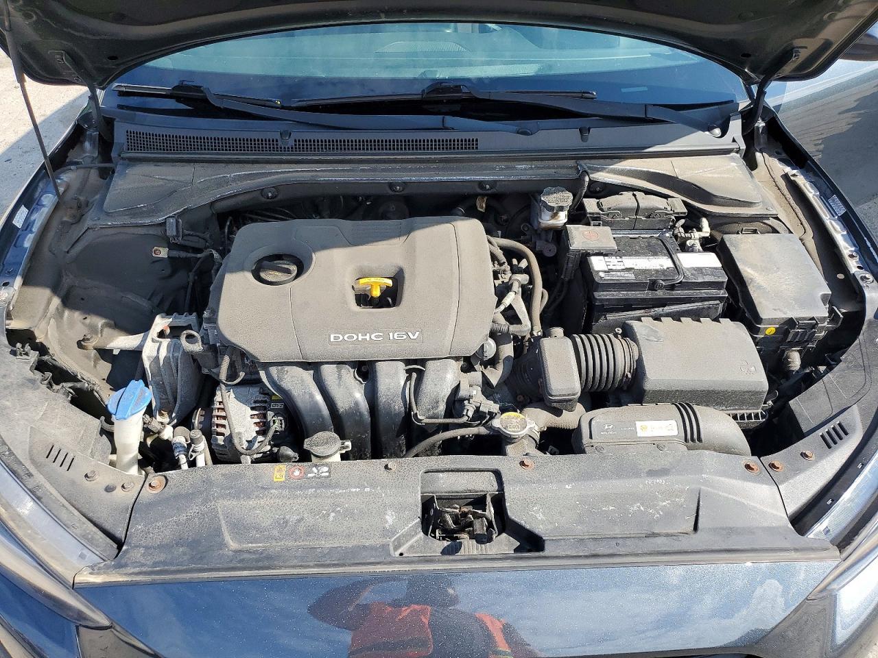 2019 Hyundai Veloster 2.0L - zdjęcie 11