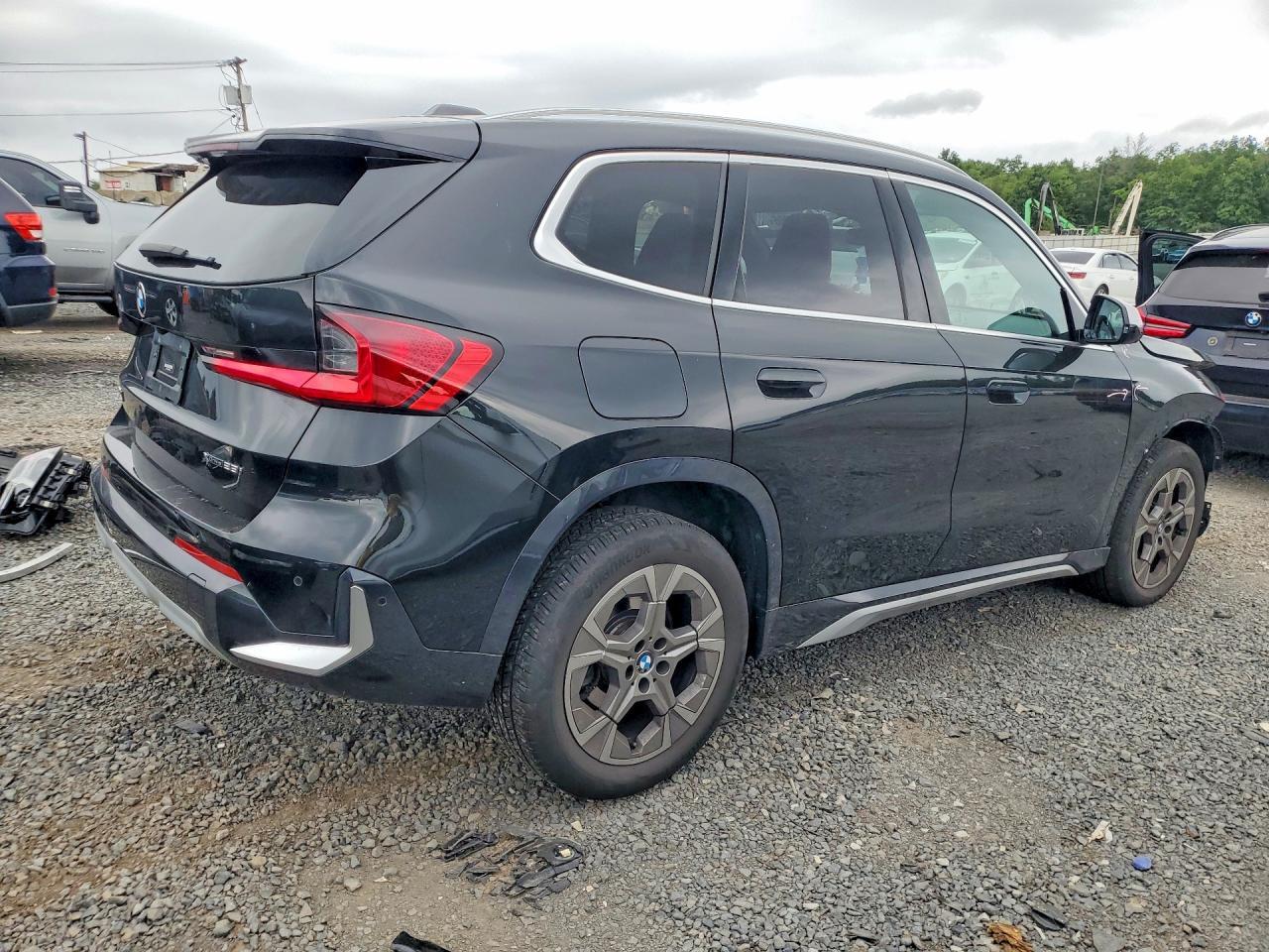 2023 BMW X1 xDrive28I - zdjęcie 3