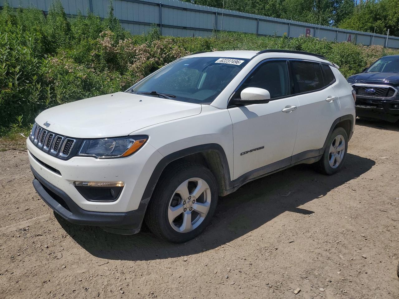 2018 Jeep Compass Latitude - zdjęcie główne