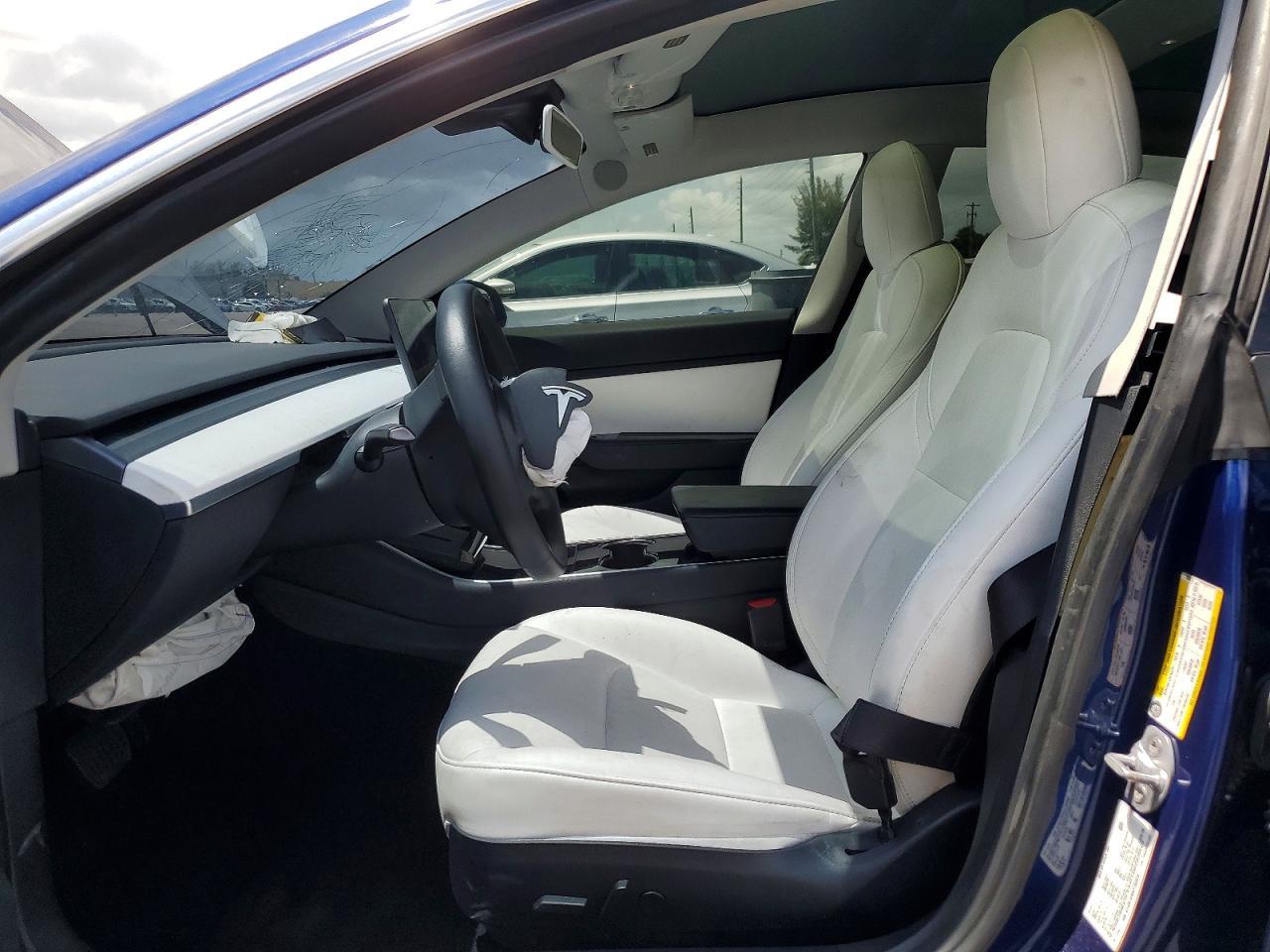2020 Tesla Model 3 - zdjęcie 7