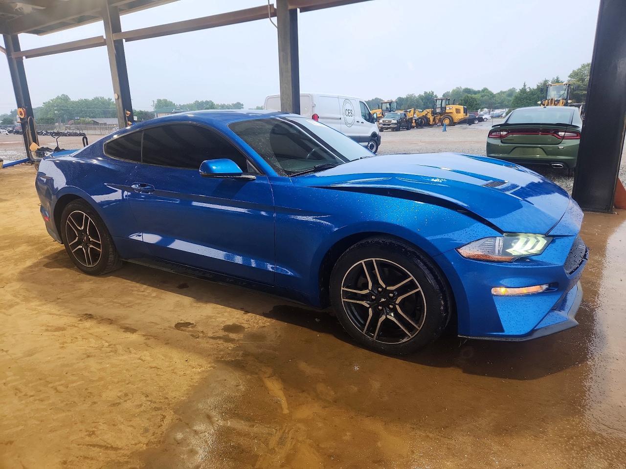 2019 Ford Mustang - zdjęcie 4