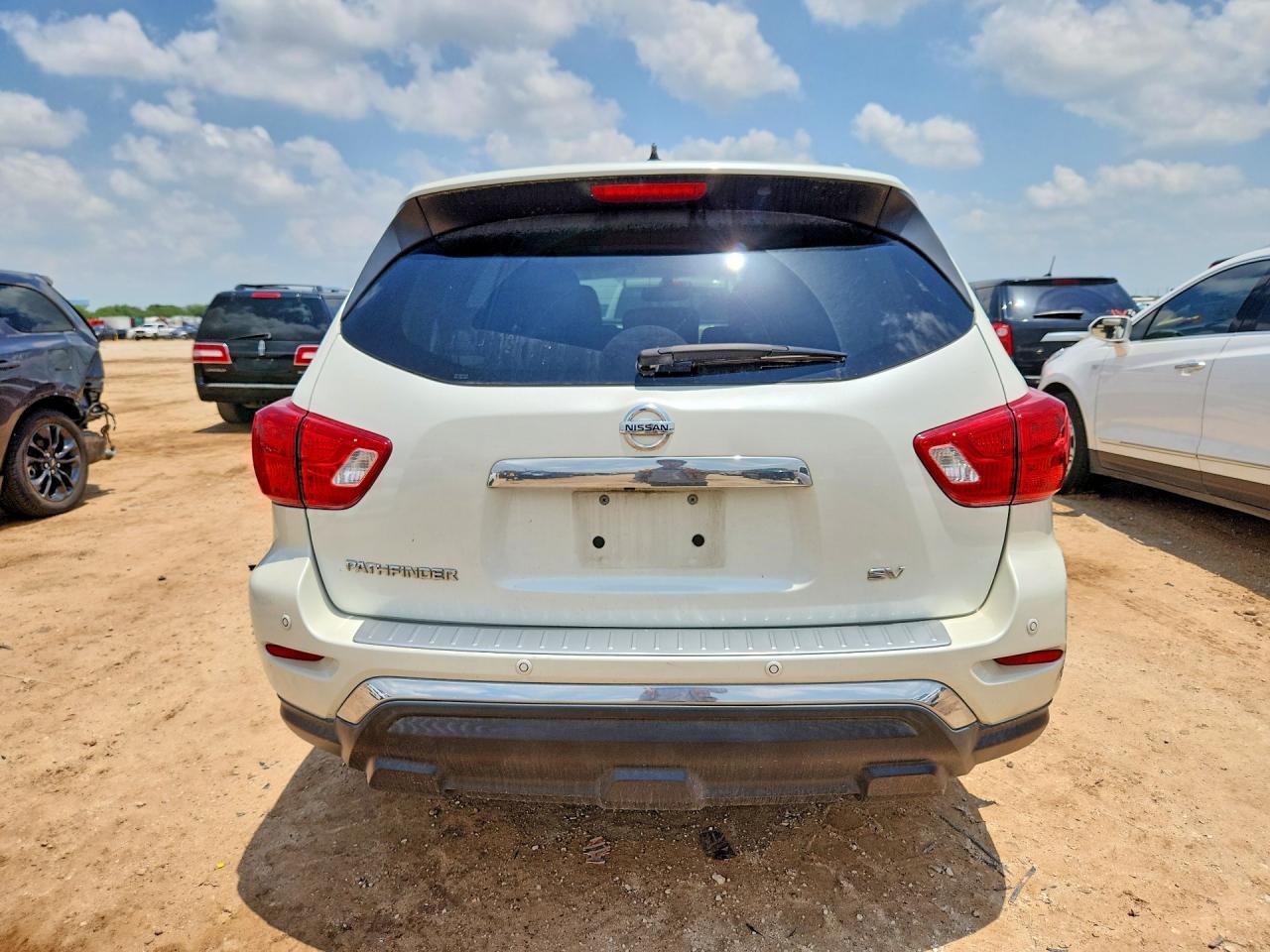 2017 Nissan Pathfinder Sv - zdjęcie 6
