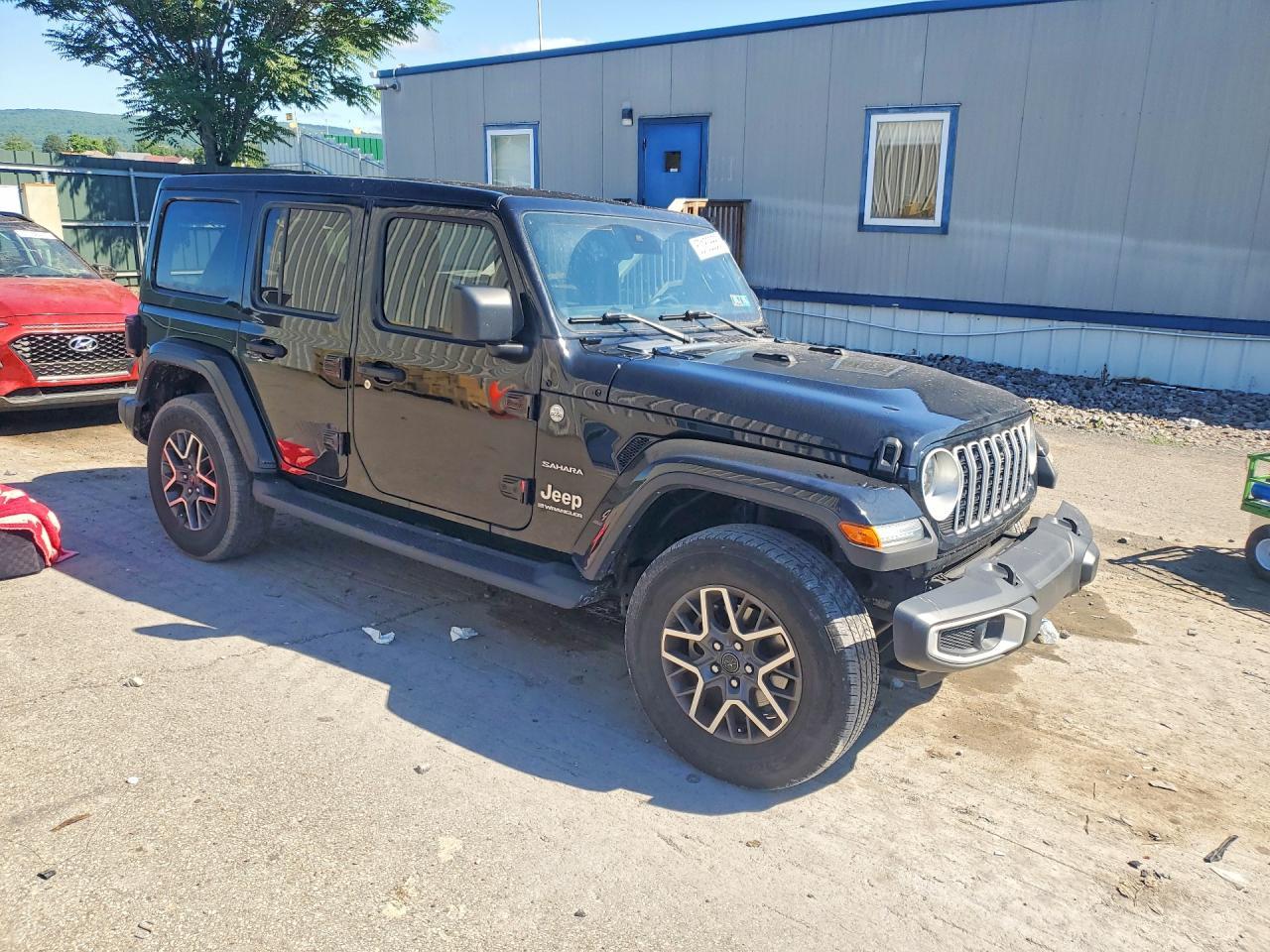 2024 Jeep Wrangler Sahara - zdjęcie 4