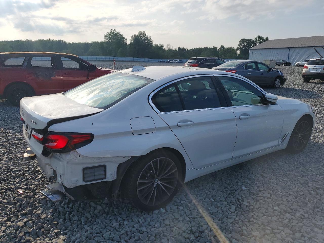 2022 BMW Seria 5 530i - zdjęcie 3