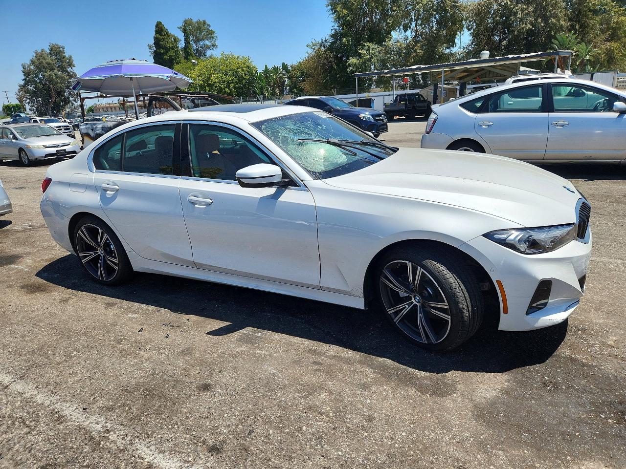 2024 BMW 330I - zdjęcie 4