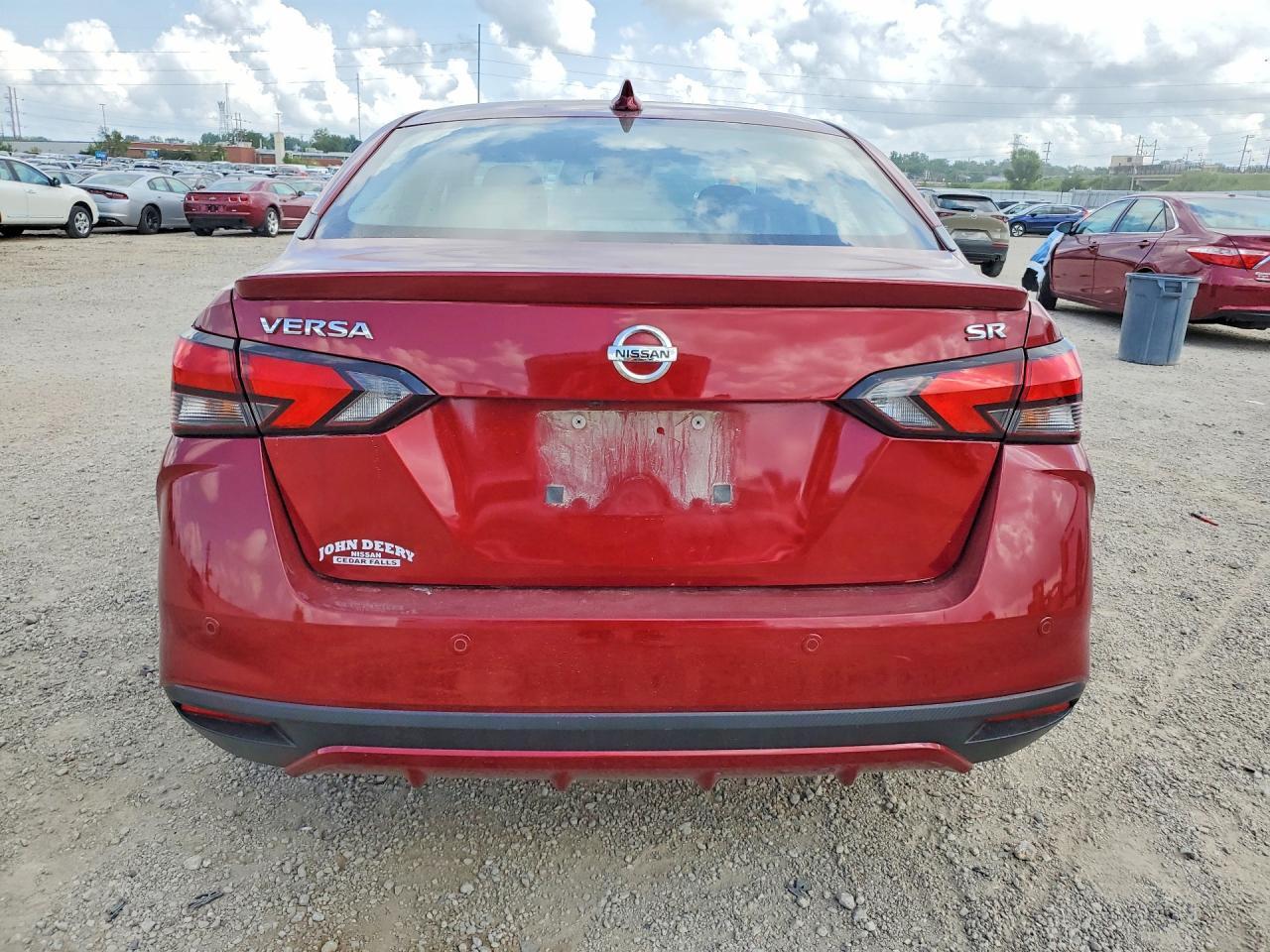 2020 Nissan Versa Sr - zdjęcie 6