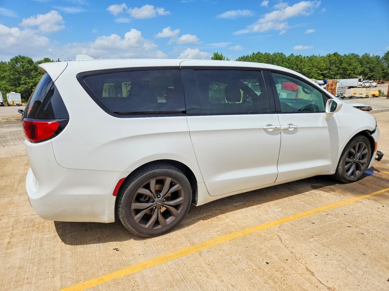 2018 Chrysler Pacifica Touring Plus - zdjęcie 3