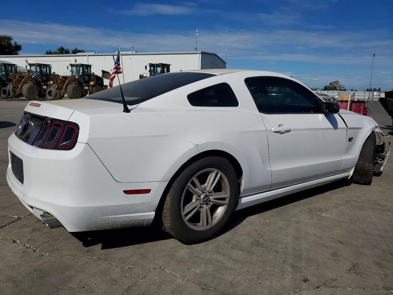 2014 Ford Mustang - zdjęcie 3