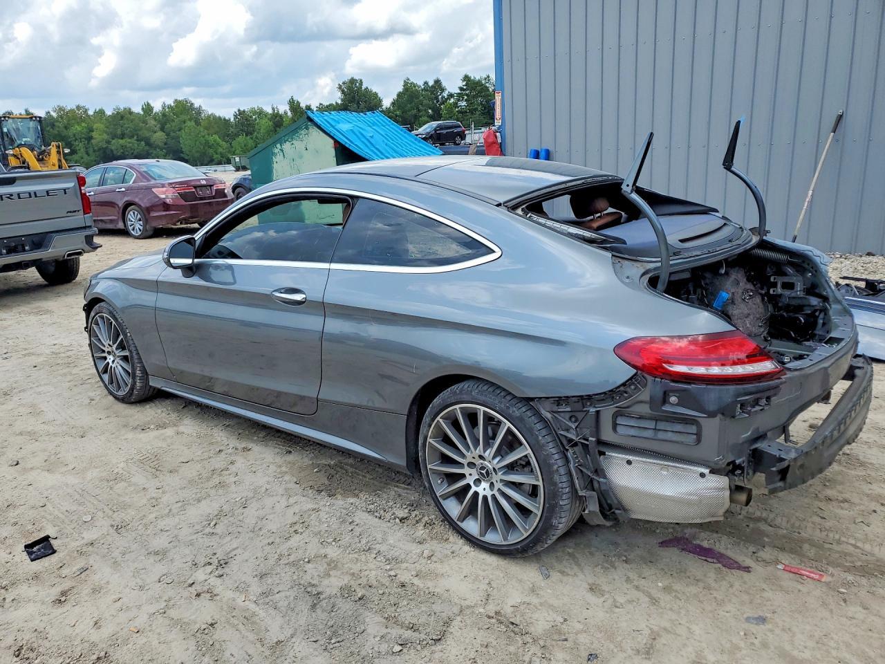 2021 Mercedes-Benz C 300 - zdjęcie 2