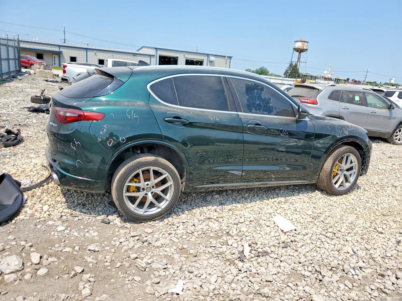 2021 Alfa Romeo Stelvio Ti - zdjęcie 3