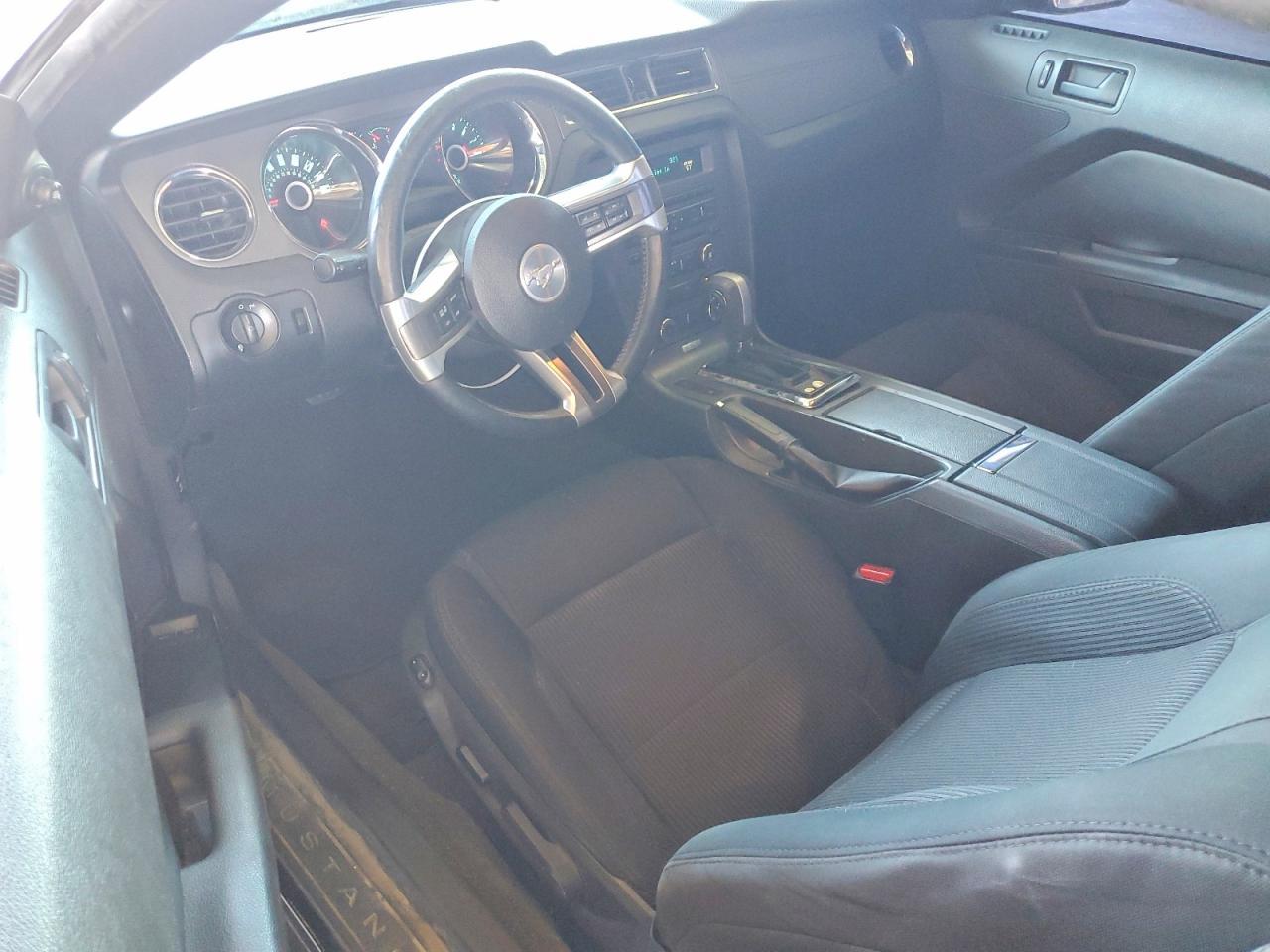 2014 Ford Mustang - zdjęcie 8