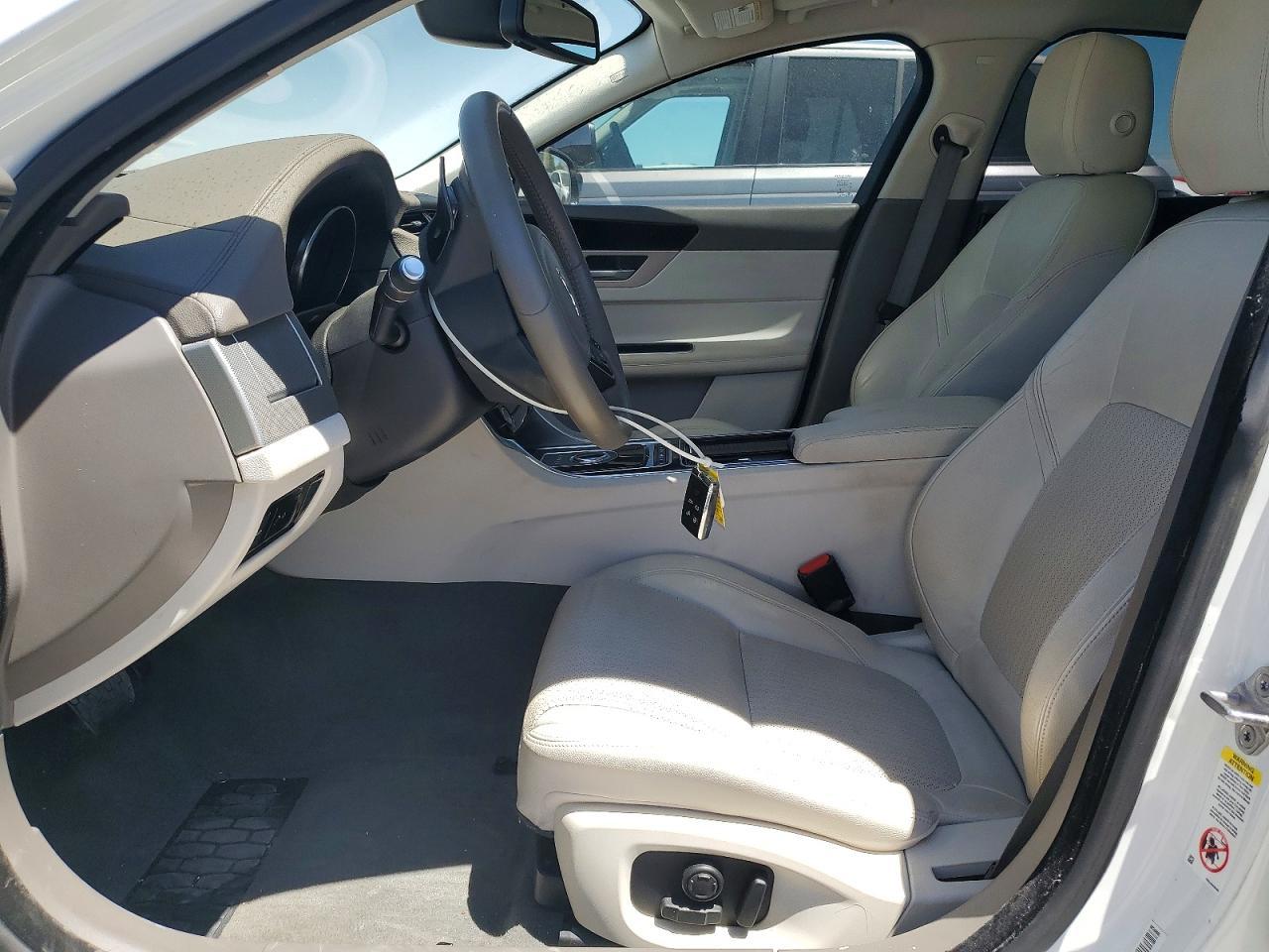 2017 Jaguar Xf Prestige - zdjęcie 7