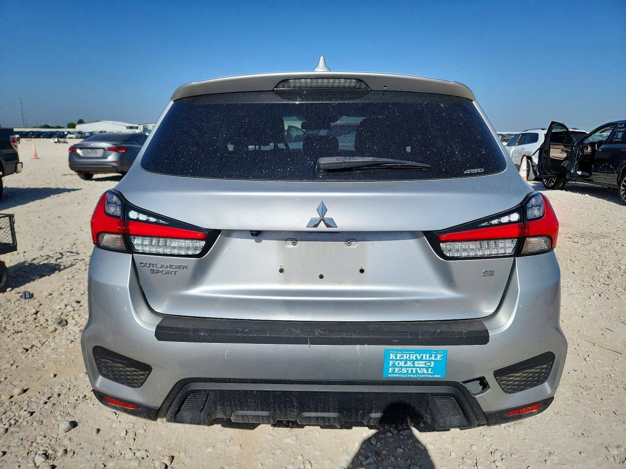 2021 Mitsubishi Outlander Sport Es - zdjęcie 6