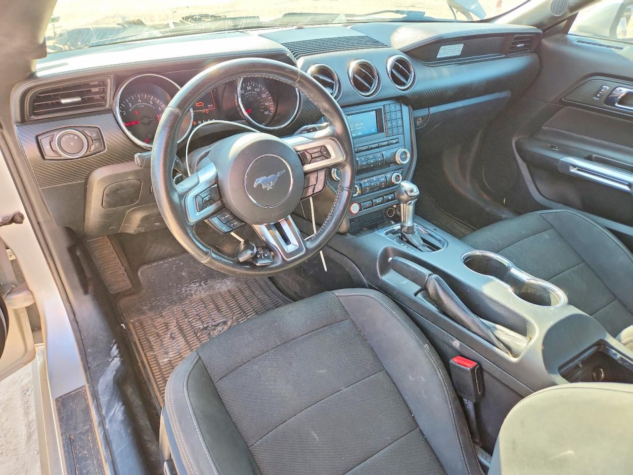 2016 Ford Mustang - zdjęcie 8