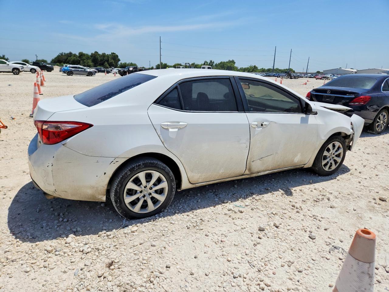 2017 Toyota Corolla Le - zdjęcie 3