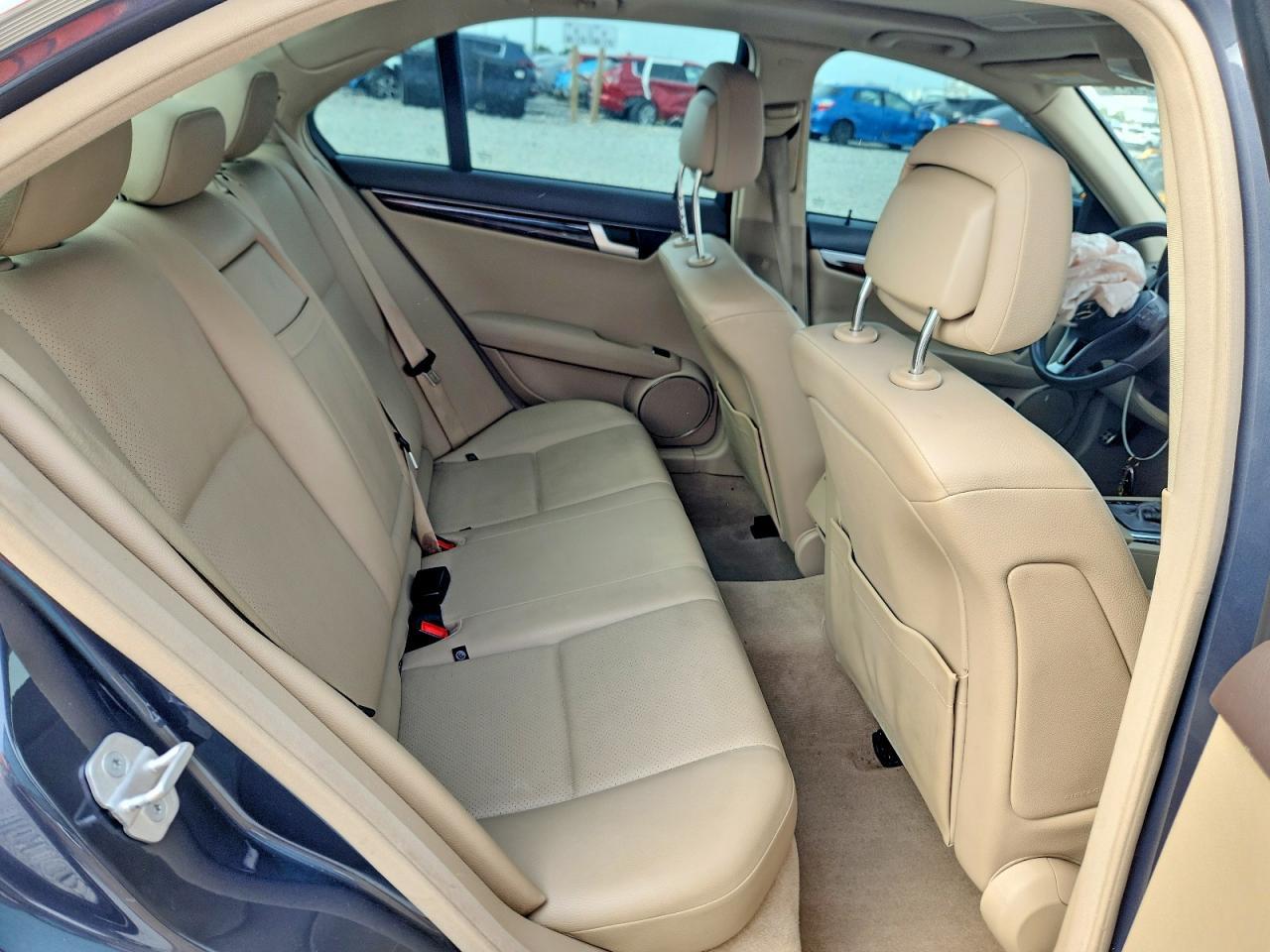 2013 Mercedes-Benz C 250 - zdjęcie 10
