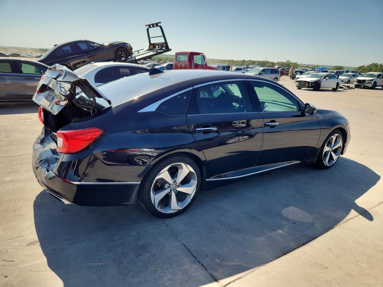 2018 Honda Accord Touring - zdjęcie 3