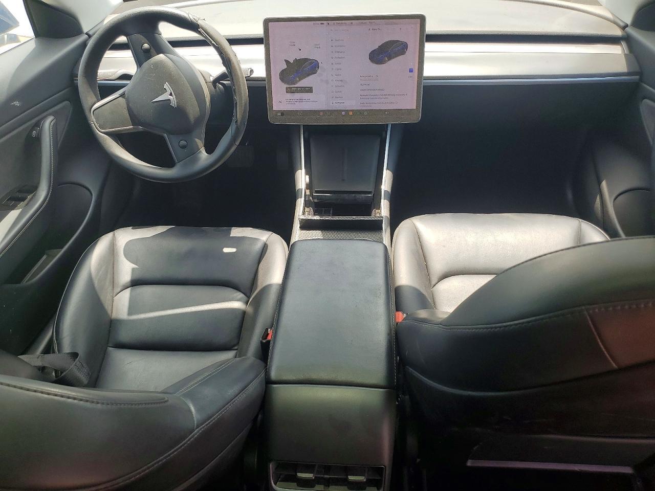 2020 Tesla Model 3 - zdjęcie 8